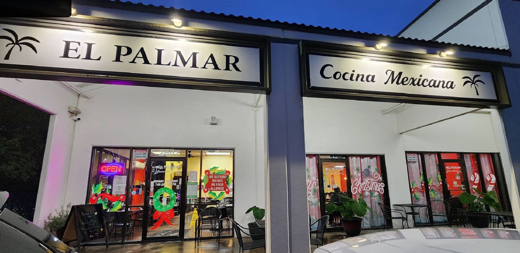 El Palmar storefront at night